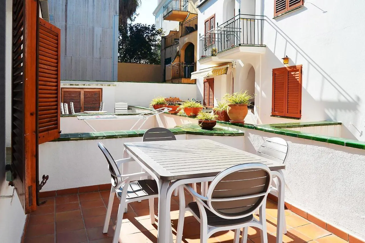 Precioso Apartamento A 3 Minutos De La Playa, Con Parking Gratuito location